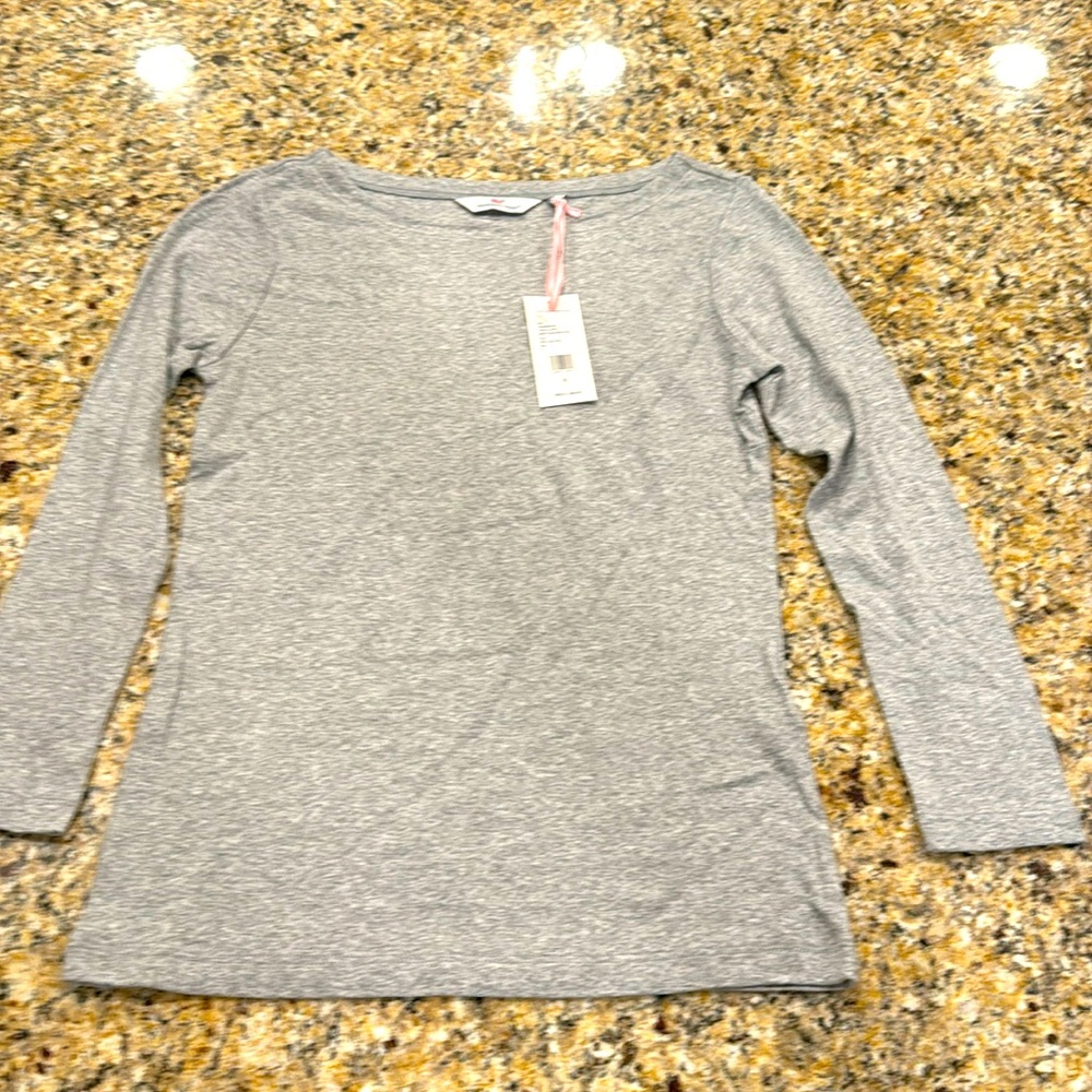 Vineyard vines NWT grey longsleeve tshirt - simple boatneck tee